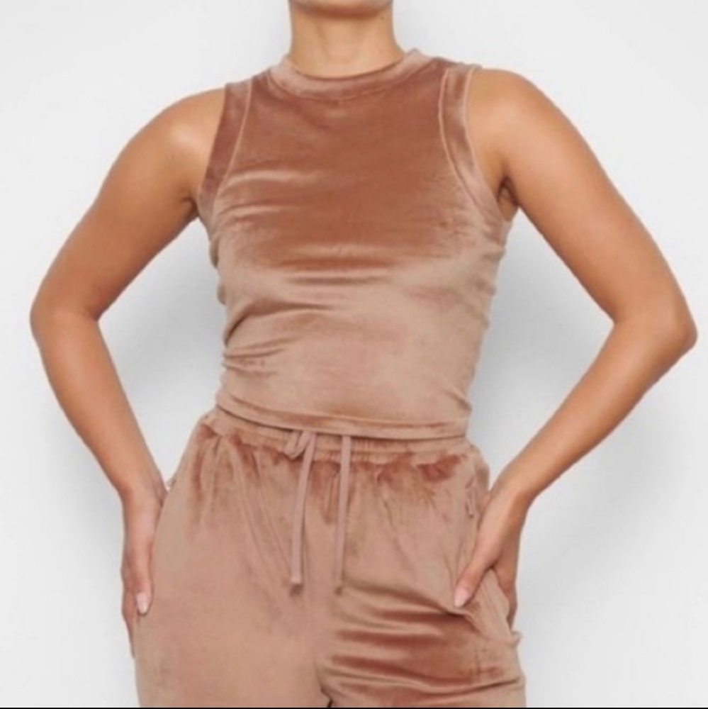 Skims Velour Tank Top | Size M